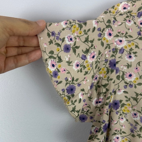 Suzanne Betro Tan Delicate Floral Pattern Soft Ruffled Short Sleeve Blouse - Picture 4 of 8